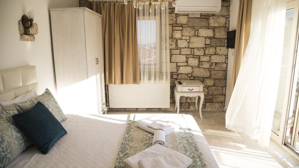 Alacati Sardunya Hotel Exterior photo