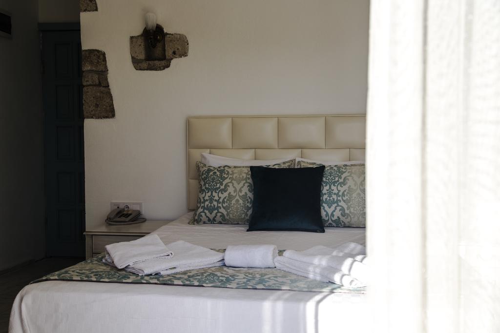 Alacati Sardunya Hotel Exterior photo